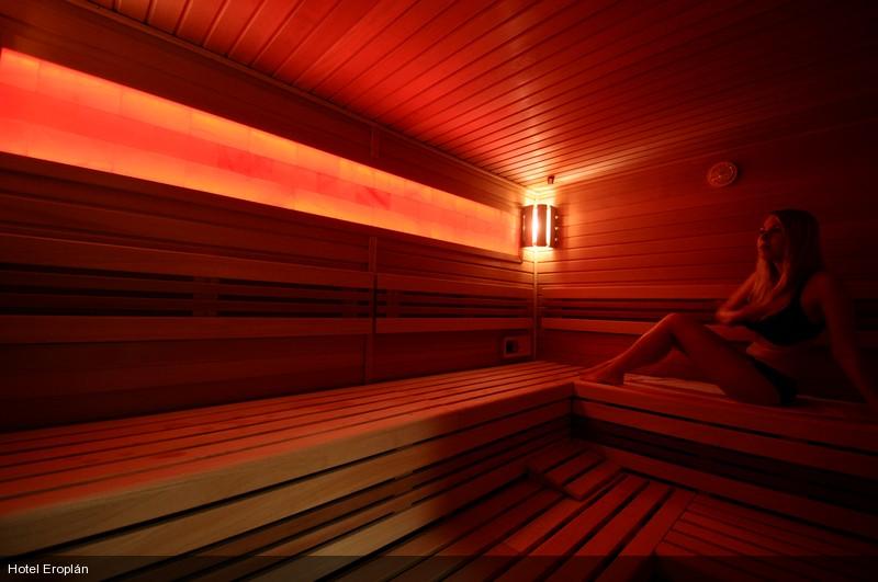 Wellness sauna-red - hotel Eroplan
